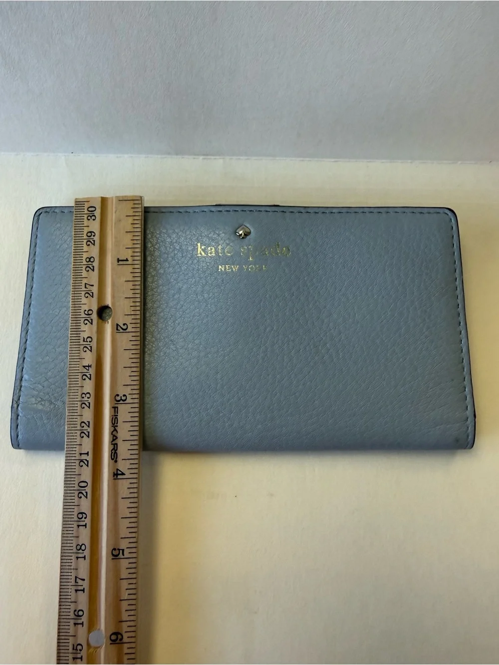 Vintage Kate Spade New York Soft Light Gray Leather Bifold Wallet w/ Zipper back